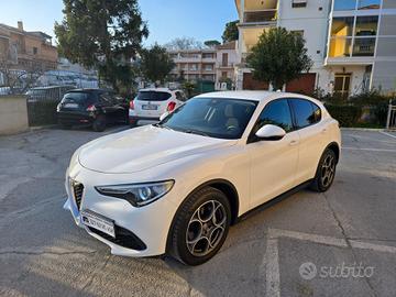 Alfa Romeo Stelvio 2.2 t Sport Tech rwd 160cv auto