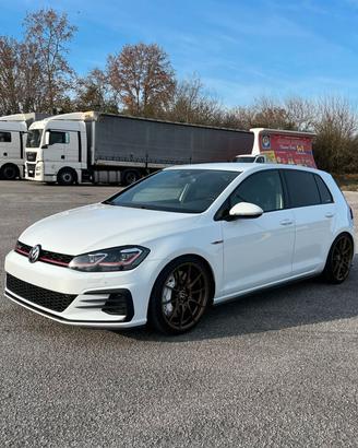 Volkswagen Golf GTI Performance 2.0 245 CV TSI 3p.