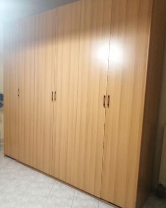 Armadio moderno 6 ante noce