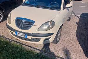 Lancia Ypsilon 2004 