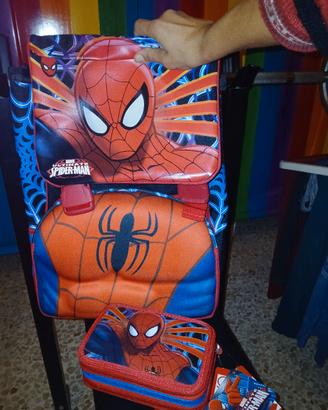 zaino ed astuccio  scuola Spiderman
