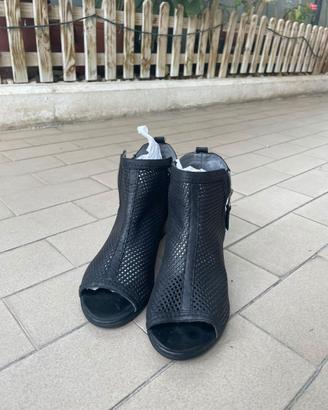 stivaletto traforato Nero giardini