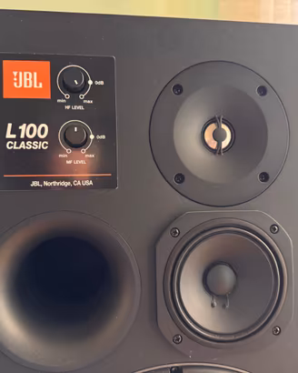 JBL L100