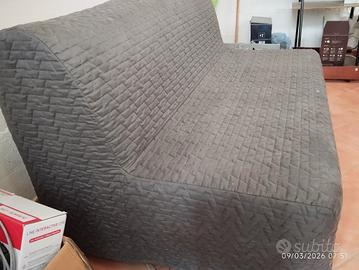 divano letto Ikea due piazze mezza. 