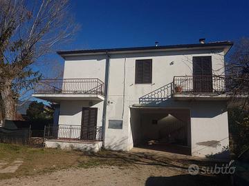 appartamento con orto in piccola palazzina