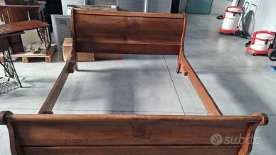 Letto matrimoniale a barchetta