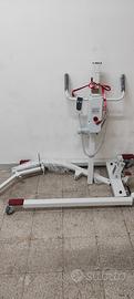 Sollevatore elettrico disabili/anziani NUOVO con i