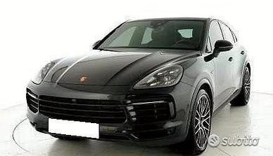 Porsche cayenne ricambi anno 2019