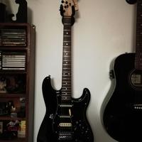Squier BlackStrat Custom