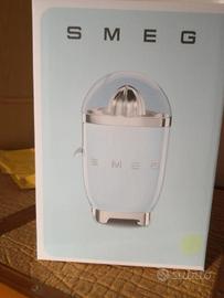 spremiagrumi Smeg