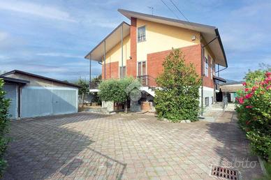 VILLA SINGOLA A NOLE