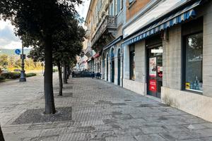 TRIESTE - Riva Nazario Sauro Ampio spazio comm.le