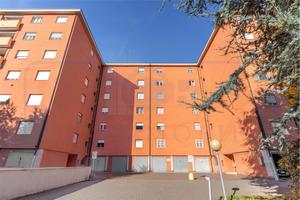 QUADRILOCALE CON CANTINA E BOX