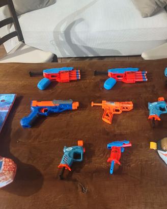 COLLEZIONE PISTOLE NERF + MASCHERA + ACCESSORI