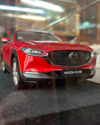 Modellino scala 1:18 Mazda CX-30 2022
