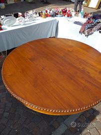 Tavolo rotondo  primi del 900