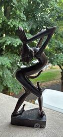 Statua danzatrice Balinese modernista in legno