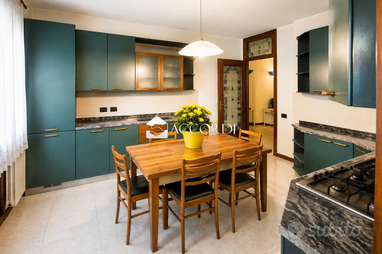 Appartamento – Montebelluna, Centro, Guarda - Altro