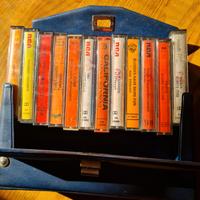 vintage. 15 musicassette con bauletto usate
