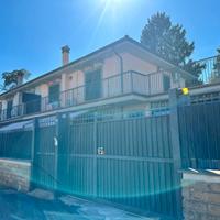 Morlupo: villa unifamiliare con giardino