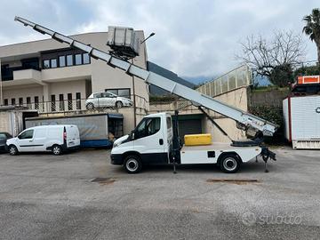 IVECO DAILY 35S14 SCALA MOBILE BOCKER 33,5m