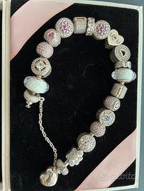 Pandora originale con 18 charmes