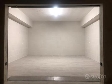 Box / Garage - Ottime Rifiniture - Crotone