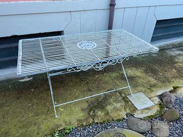 Tavolo da esterno in ferro battuto