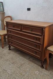 Comò classico in legno con cassetti gambe tornite