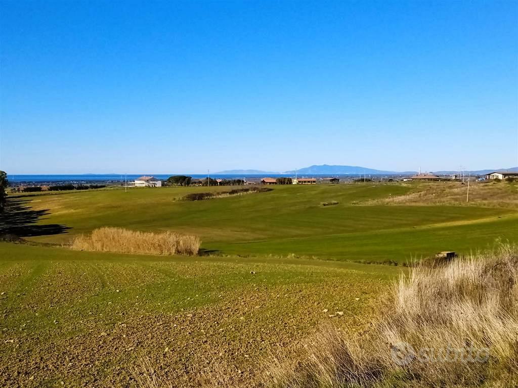 Rustico / Casale di 280 m² con più di 5 locali a T - Vista 4