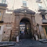 Via Pontenuovo - Bilocale in stabile d'epoca