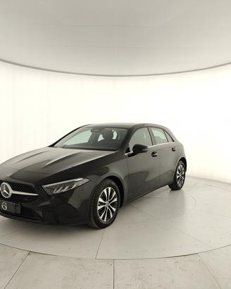MERCEDES-BENZ A 180 d Advanced auto