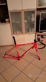 telaio bici strada freni a disco