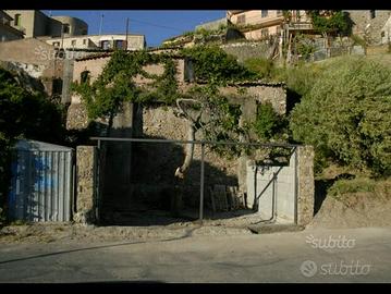 Casa singola da ristrutturare vista Taormina