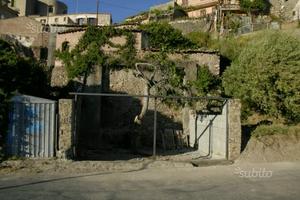 Casa singola da ristrutturare vista Taormina