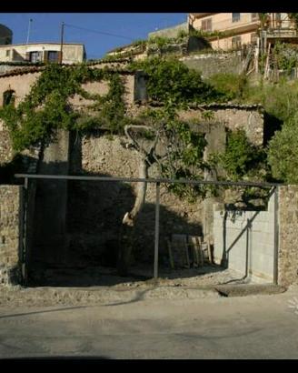 Casa singola da ristrutturare vista Taormina