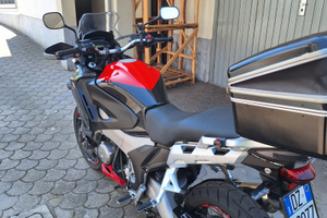 Honda con un gran motore