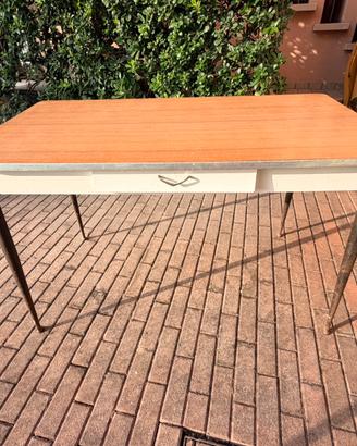 Tavolo vintage anni 60/70 in stile industrial