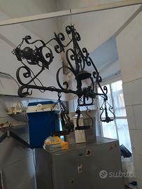 lampadario in ferro battuto