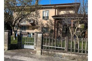 Villa o villino Porto Mantovano [A4358559]