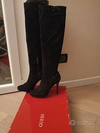 Stivali camoscio nero Guess