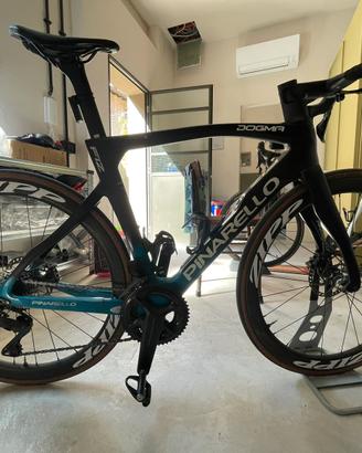 Pinarello DOGMA F12 Ultegra 8250 Di2 ZIPP 303 Perf