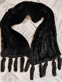 Scialle in morbida pelliccia di lapin nero 