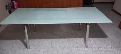 Tavolo in vetro 