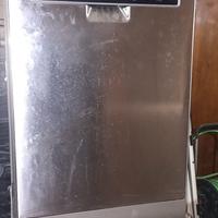 lavastoviglie marchio tedesco Bauknecht..