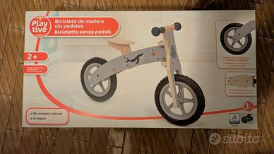 bicicletta in legno senza pedale