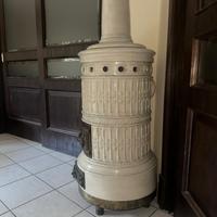 Stufa antica in ceramica