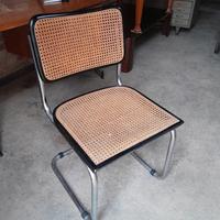 sedia modello Cesca e tavolino