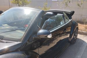 VOLKSWAGEN New Beetle - 2004