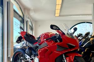 DUCATI PANIGALE V4 AKRAPOVIC FINANZIABILE 11.000KM